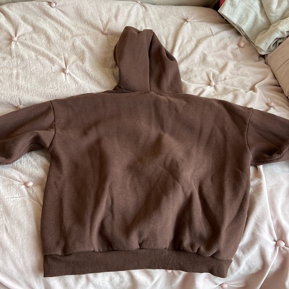 Brown cozy sweatshirt - wore once - Picture 2 of 3
